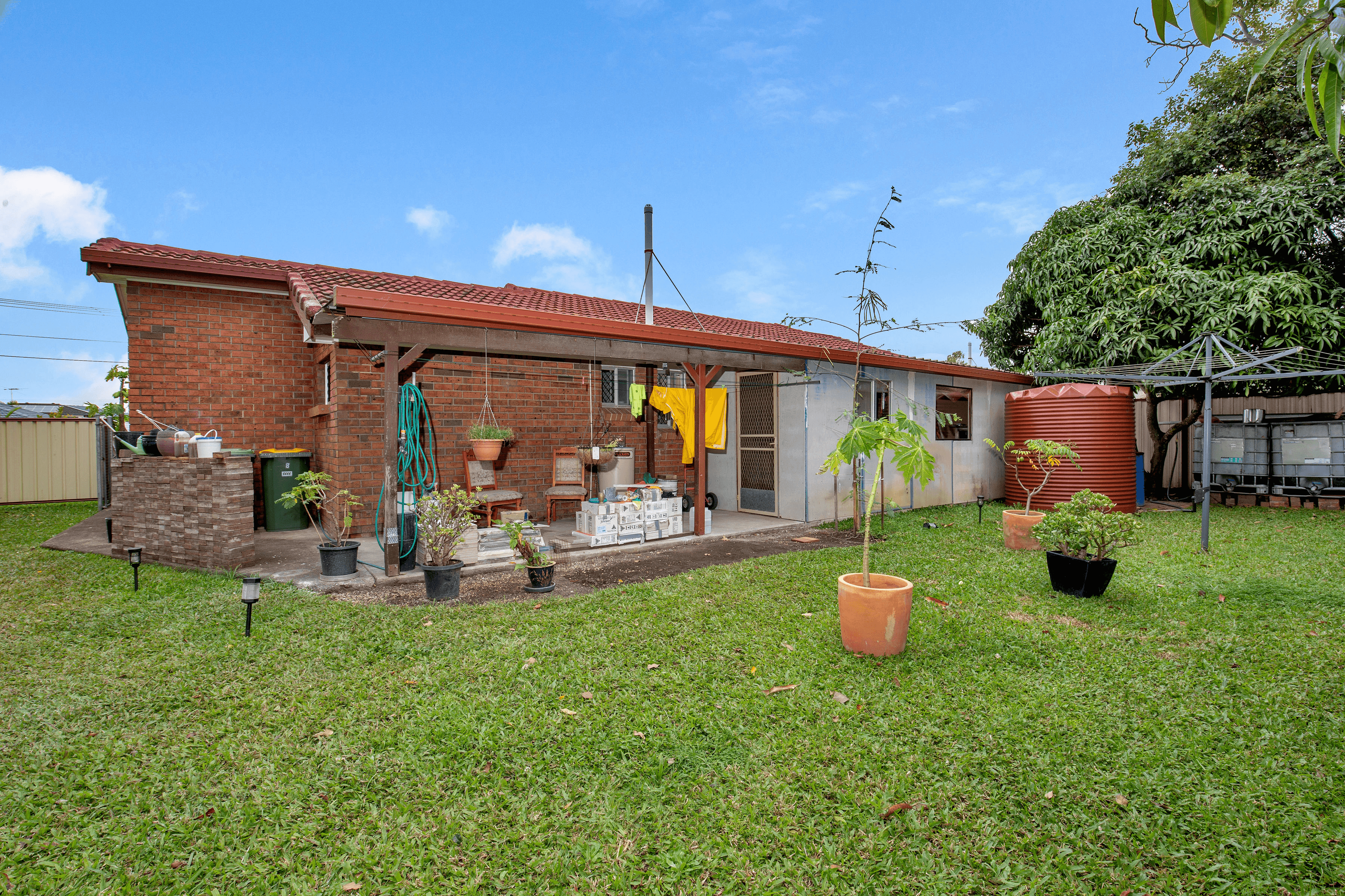 8 Baradine Street, MOUNT WARREN PARK, QLD 4207