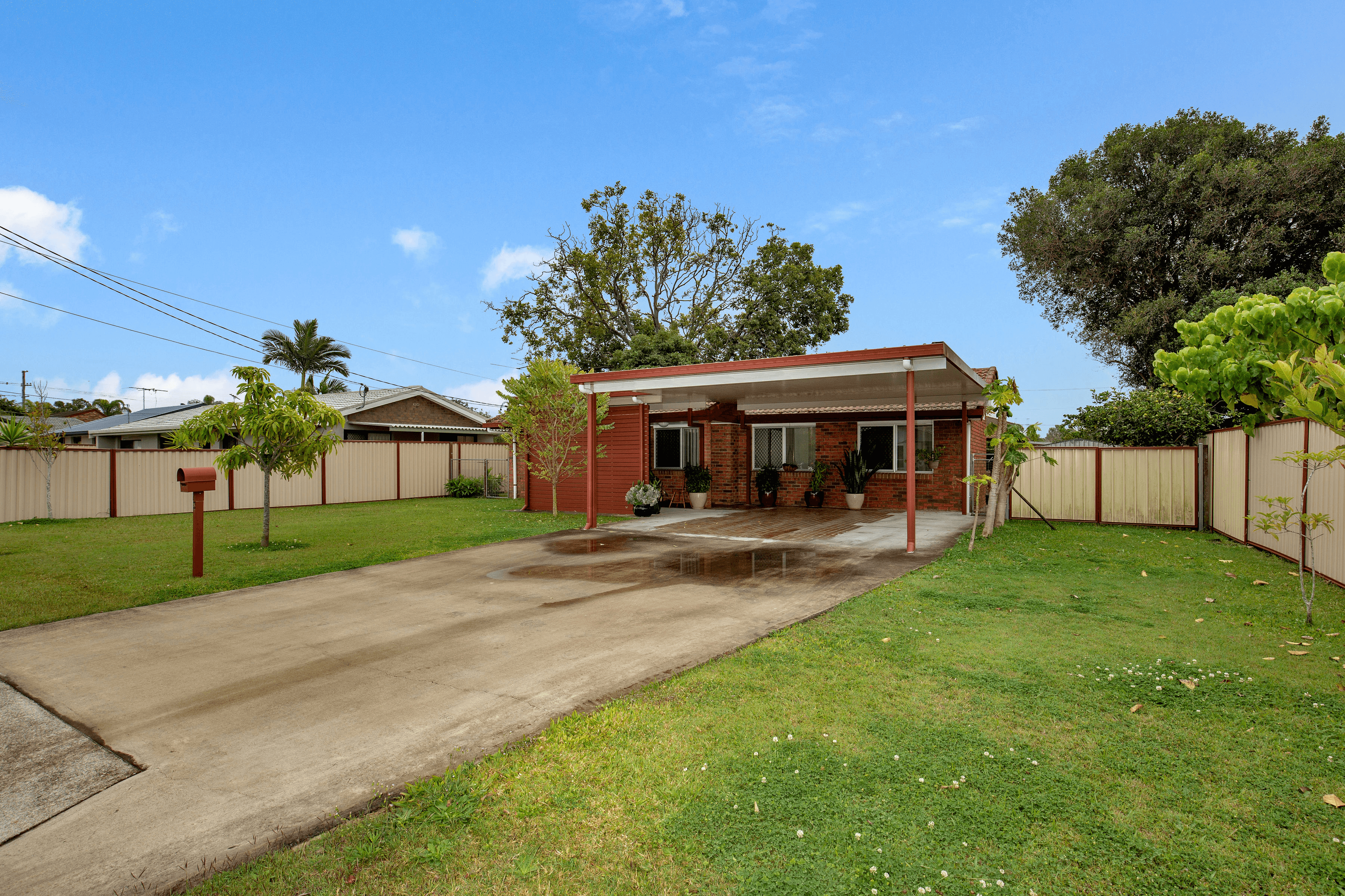 8 Baradine Street, MOUNT WARREN PARK, QLD 4207