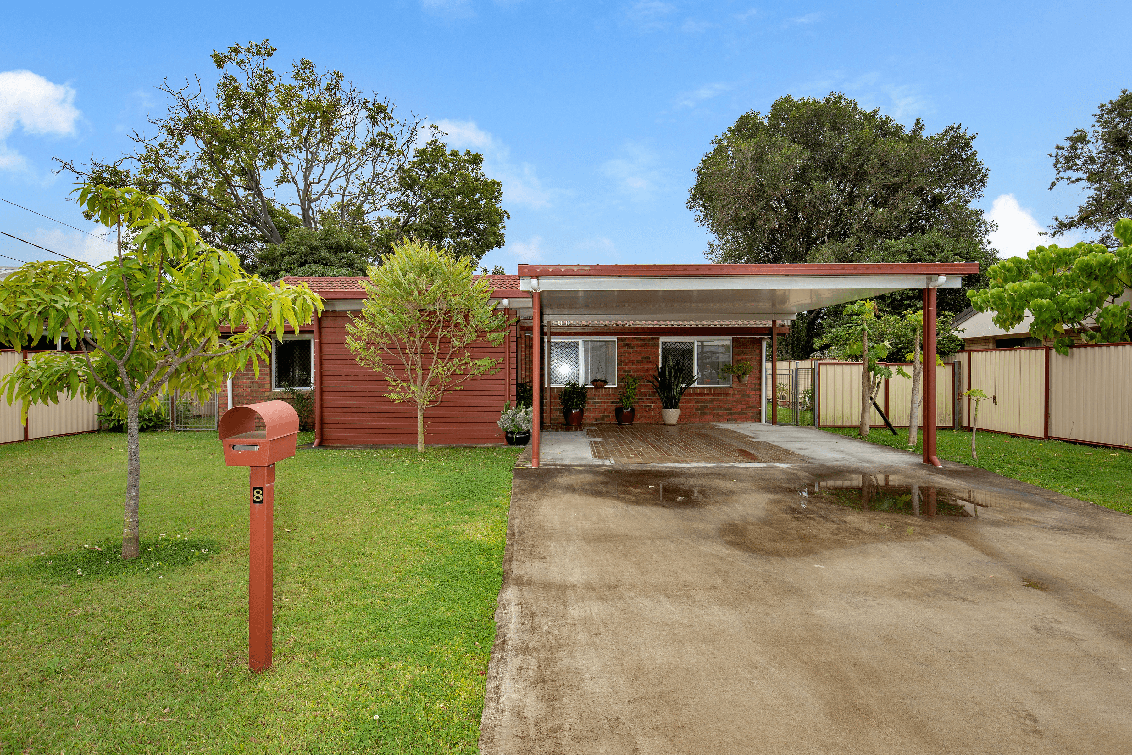 8 Baradine Street, MOUNT WARREN PARK, QLD 4207