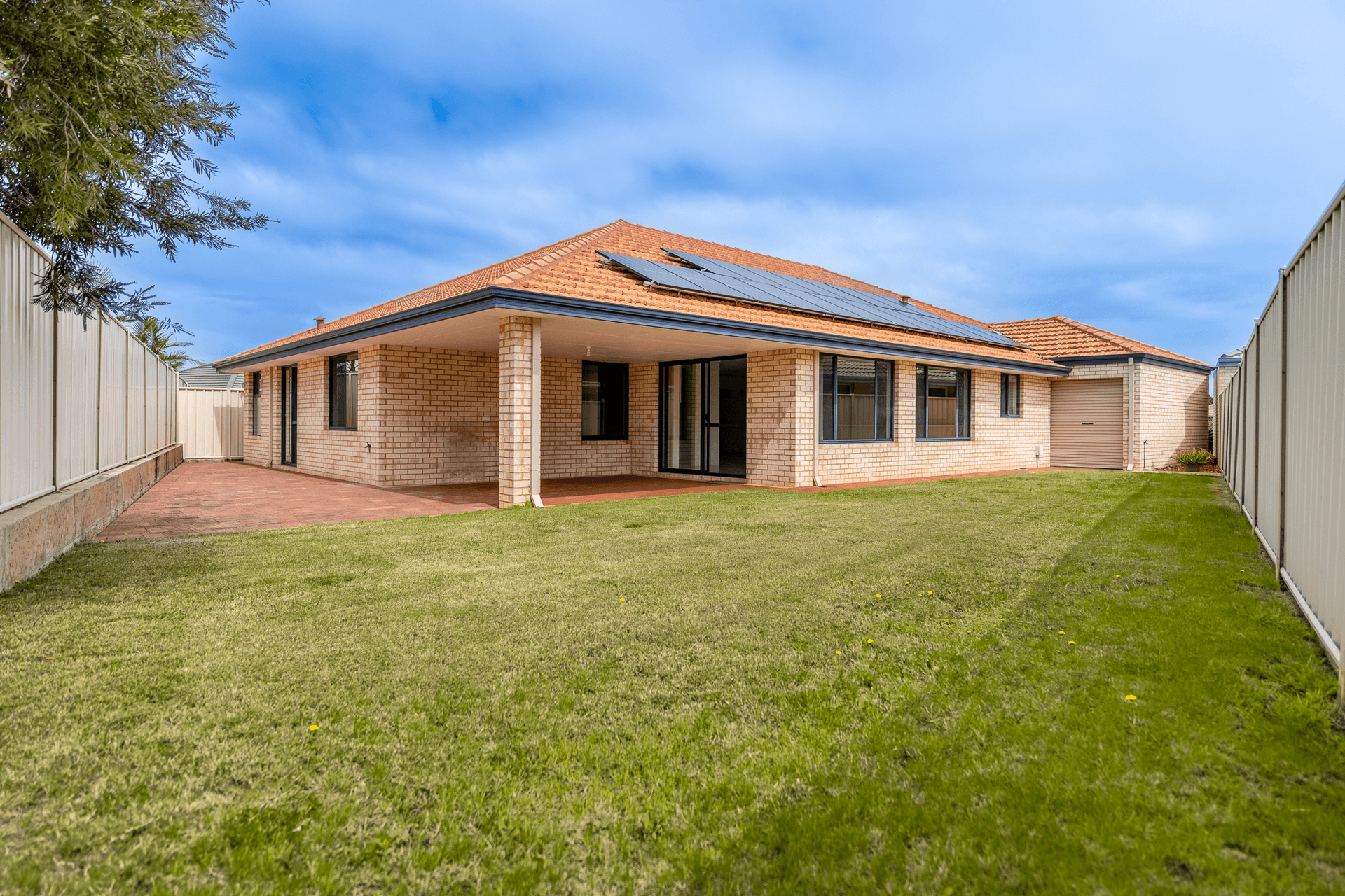 9 Burrill Rest, Lakelands, WA 6180