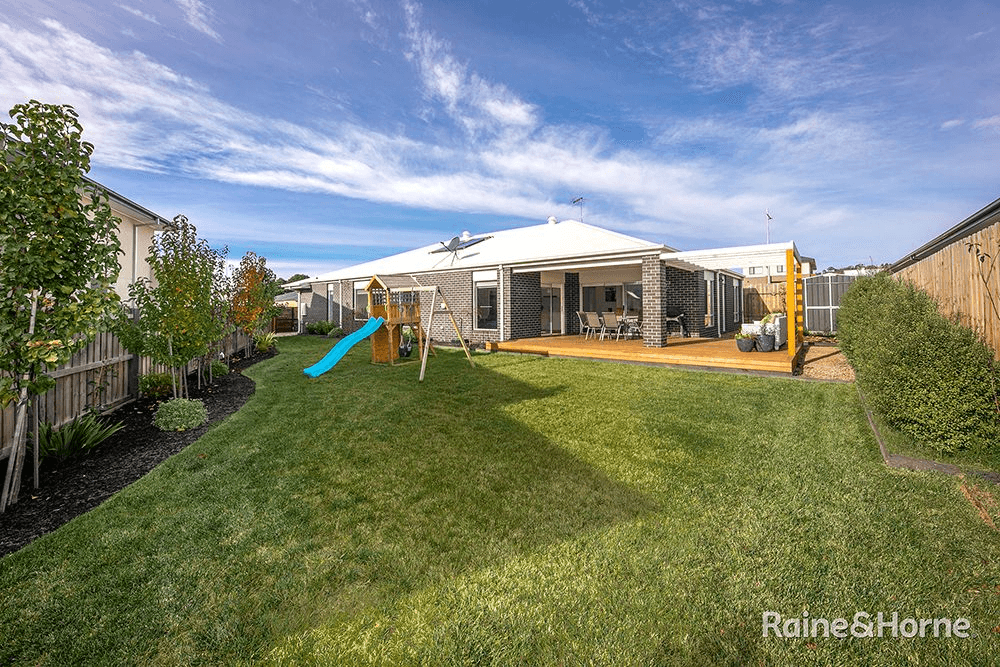 2 Cassinia Court, GISBORNE, VIC 3437