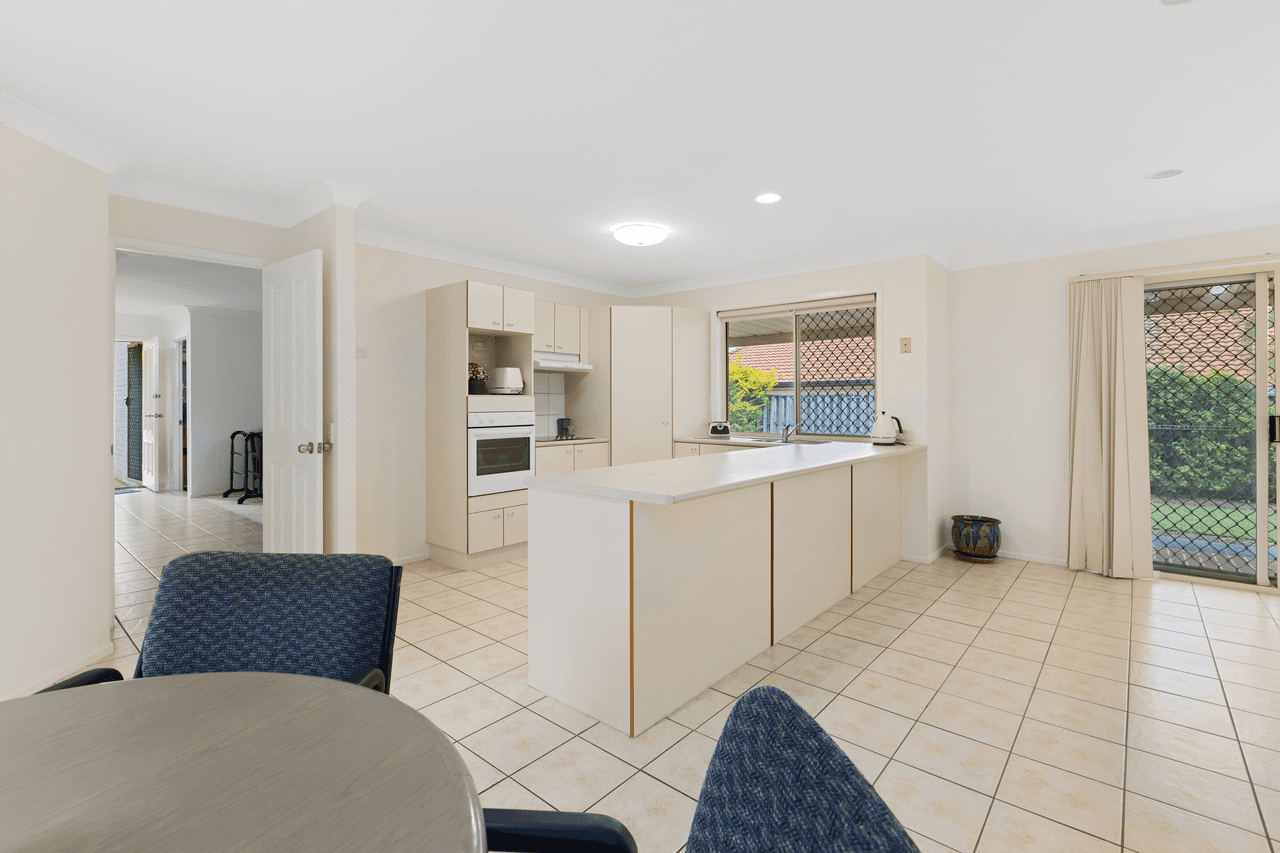 24 Samantha Street, WYNNUM WEST, QLD 4178