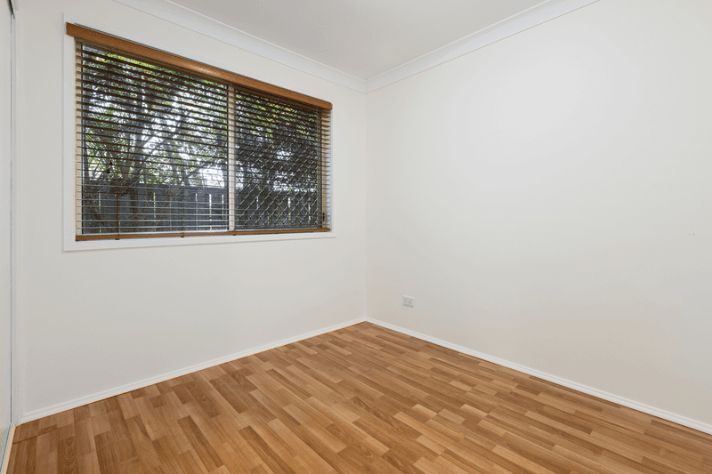 24 Samantha Street, WYNNUM WEST, QLD 4178