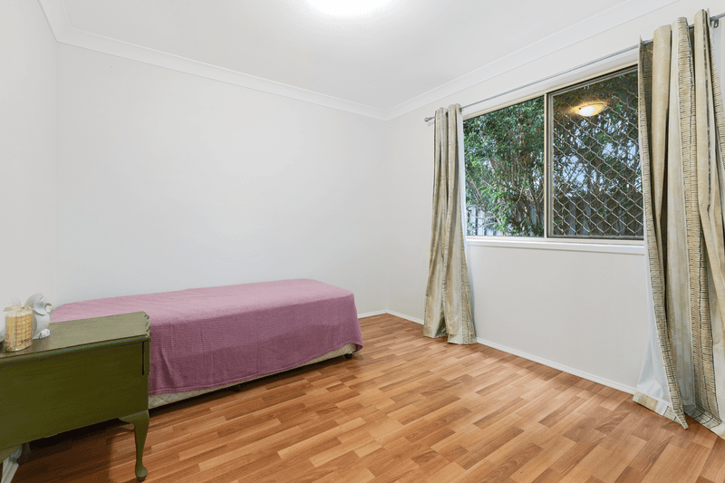 24 Samantha Street, WYNNUM WEST, QLD 4178