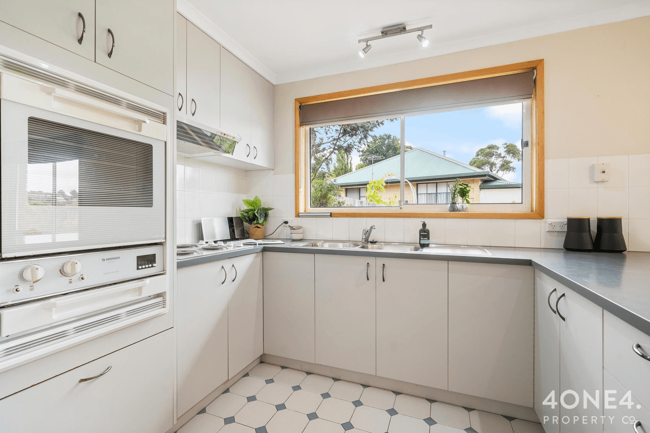 1/6 Yaizu Court, Lenah Valley, TAS 7008