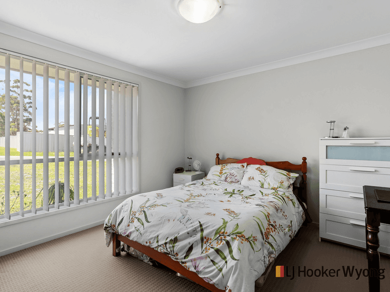 12 Chestnut Grove, WOONGARRAH, NSW 2259