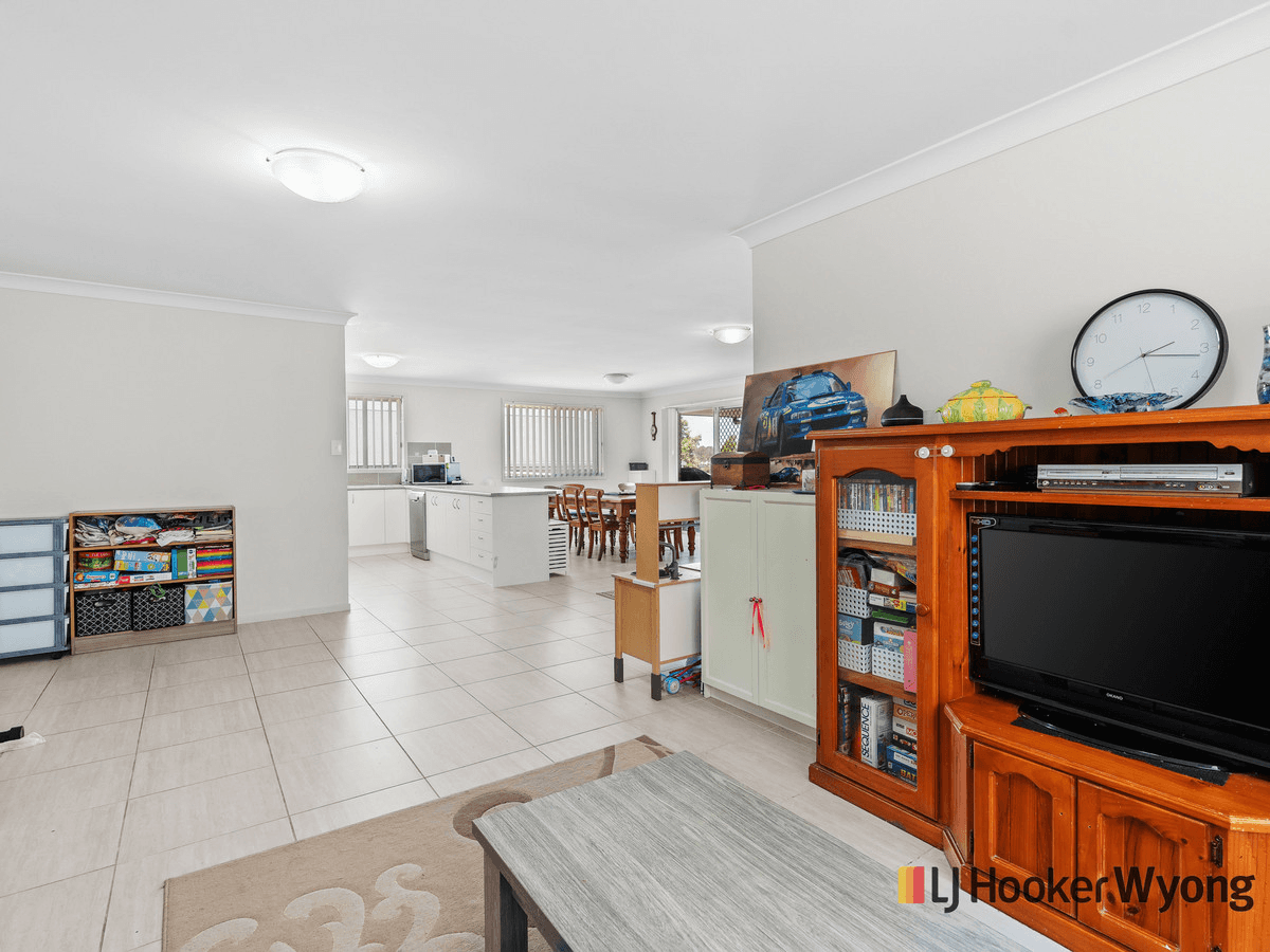 12 Chestnut Grove, WOONGARRAH, NSW 2259