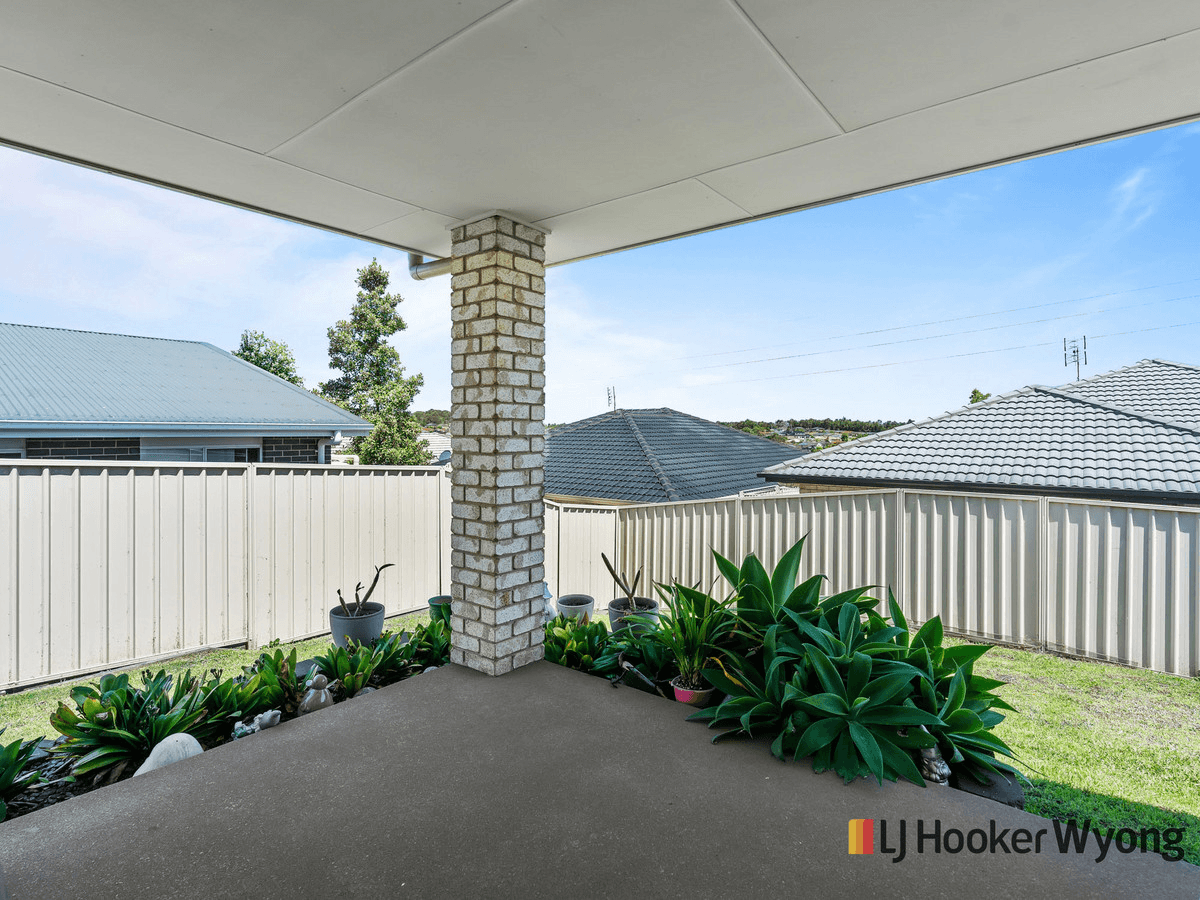 12 Chestnut Grove, WOONGARRAH, NSW 2259