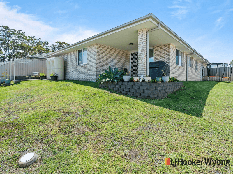 12 Chestnut Grove, WOONGARRAH, NSW 2259