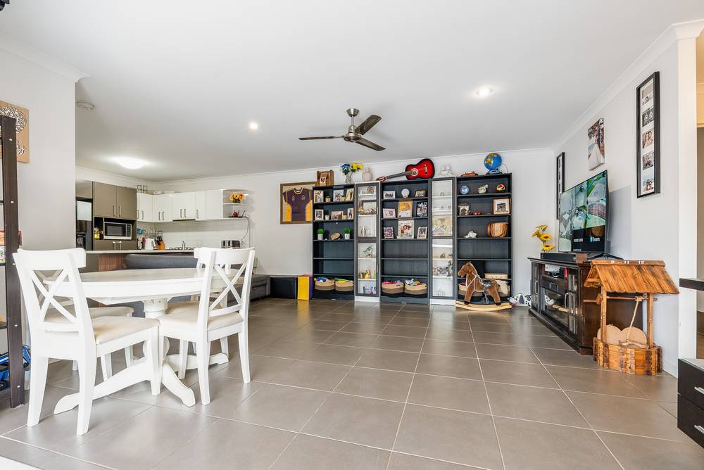 2/10-12 Montree Circuit, Kallangur, QLD 4503