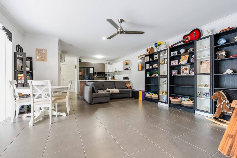2/10-12 Montree Circuit, Kallangur, QLD 4503