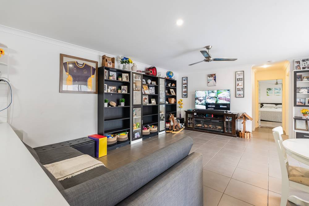 2/10-12 Montree Circuit, Kallangur, QLD 4503