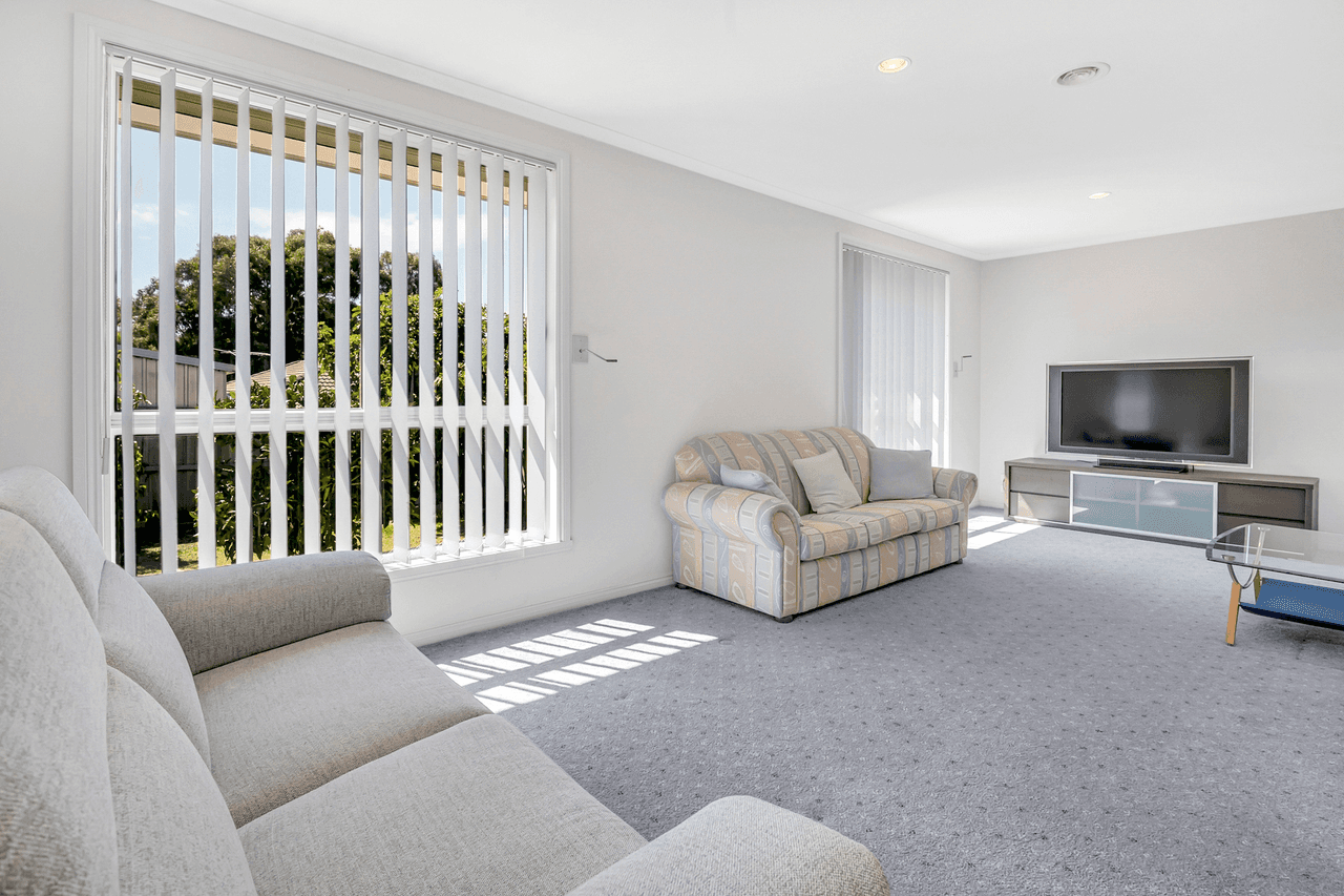 110 Roxburgh Park Drive, Roxburgh Park, VIC 3064