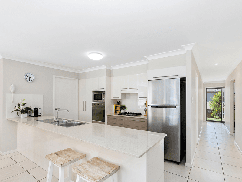 2/58 Newcastle Drive, Pottsville, NSW 2489