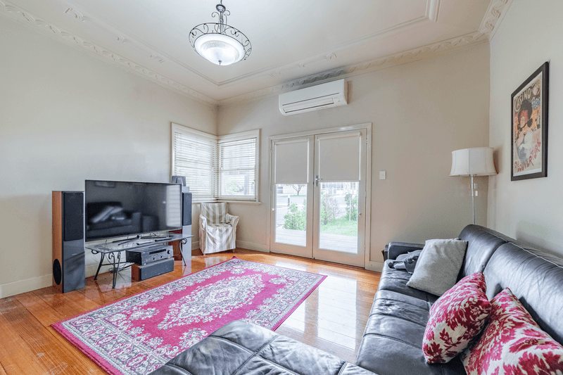 38 Russell Street, QUARRY HILL, VIC 3550
