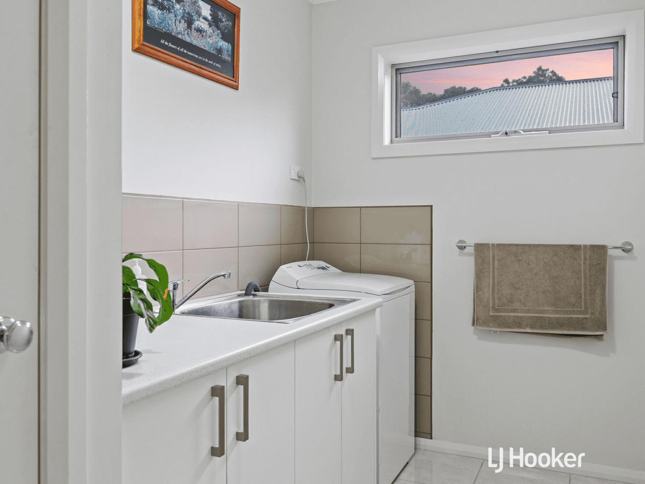 34 Honeyeater Circuit, INVERLOCH, VIC 3996