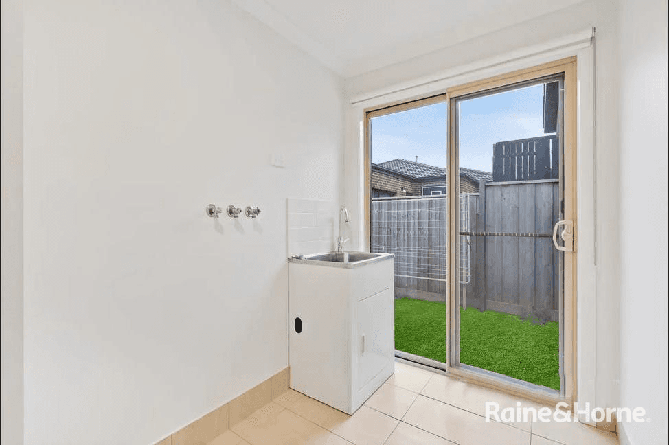 4 Arkins Circuit, TARNEIT, VIC 3029