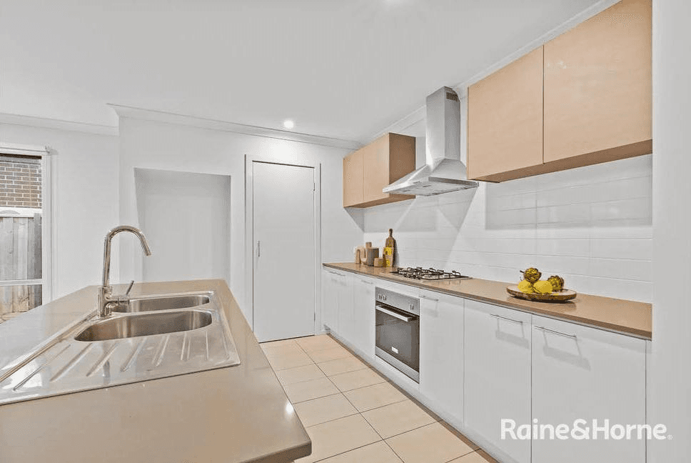 4 Arkins Circuit, TARNEIT, VIC 3029