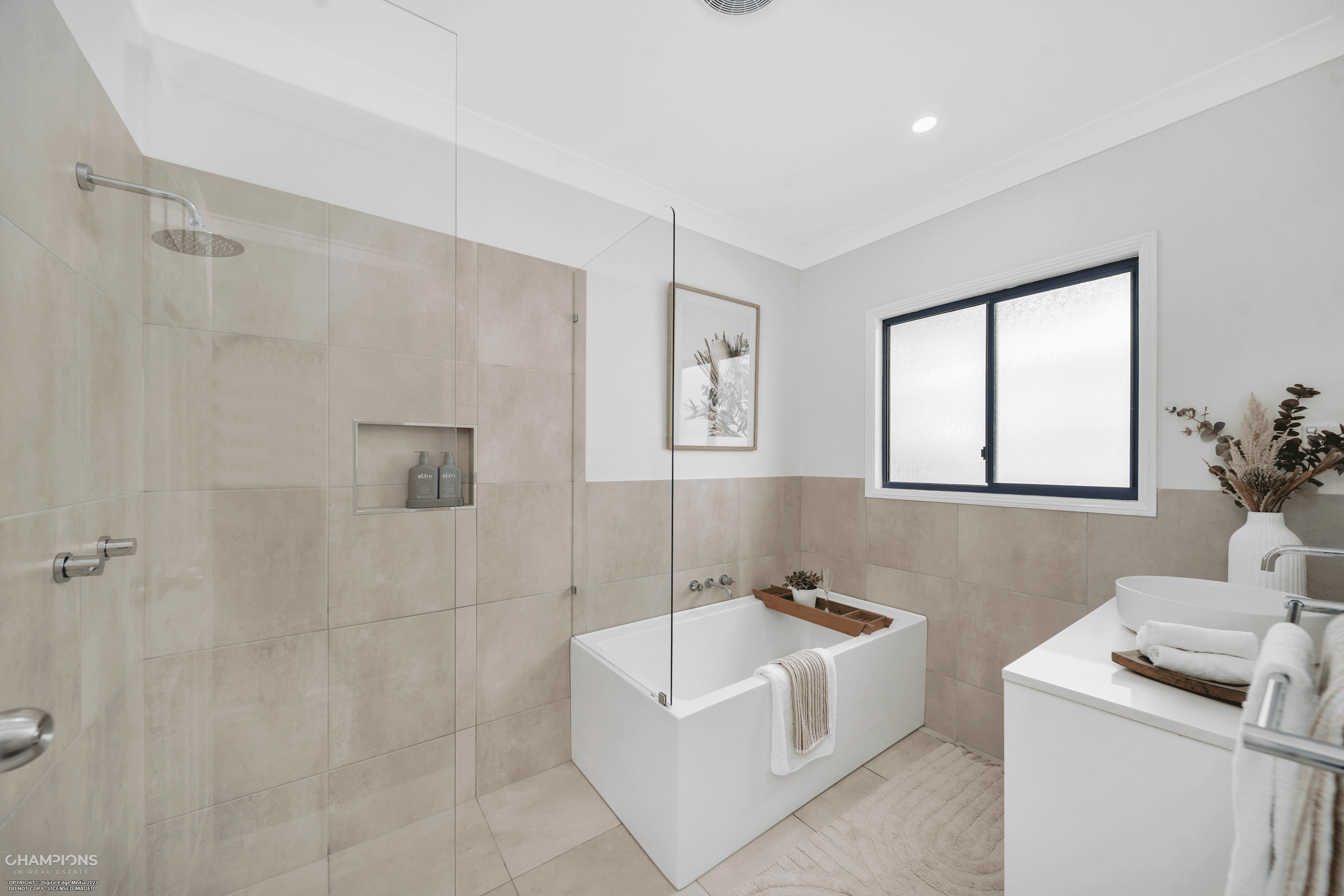 4 Rosemont Court, MOOROOBOOL, QLD 4870