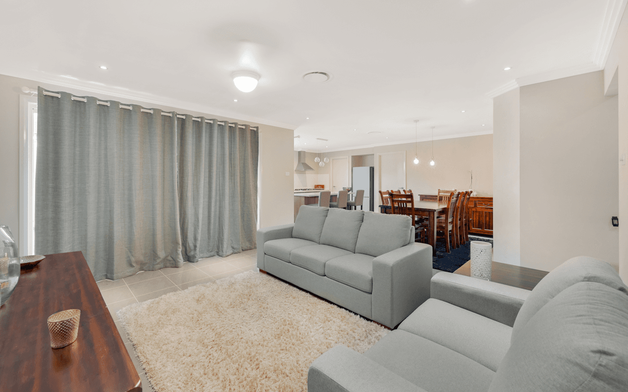 15 Coral Flame Circuit, GREGORY HILLS, NSW 2557