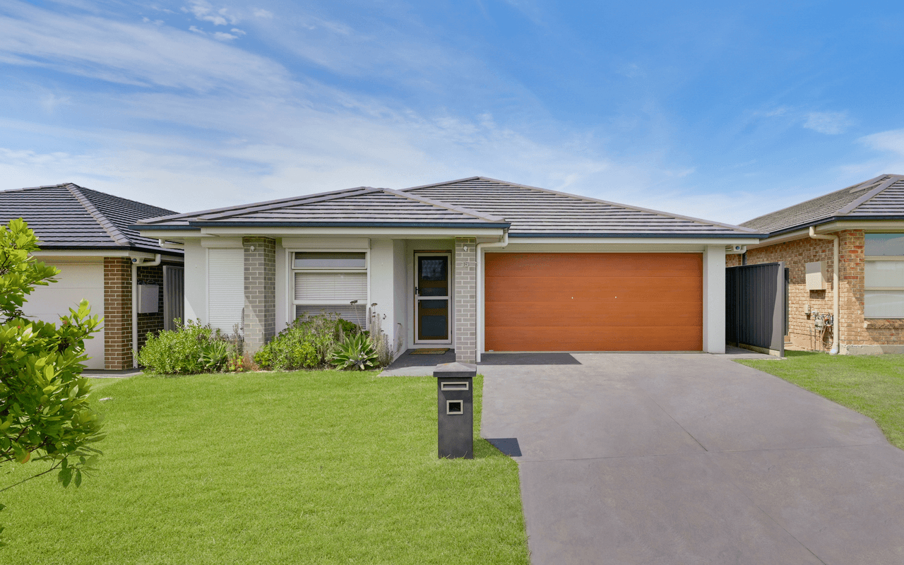 15 Coral Flame Circuit, GREGORY HILLS, NSW 2557