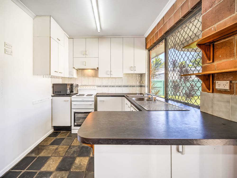 98 Elizabeth Street, Urangan, Qld 4655