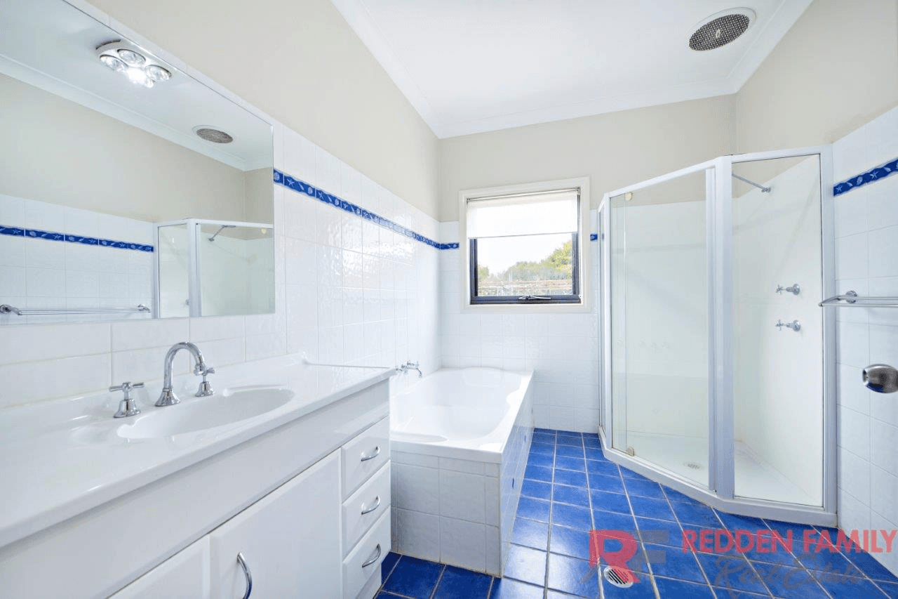 27 Crossley Drive, NARROMINE, NSW 2821