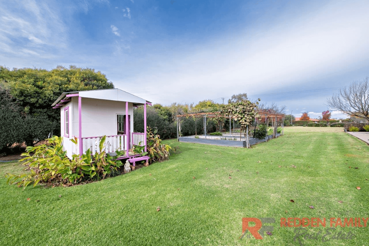 27 Crossley Drive, NARROMINE, NSW 2821