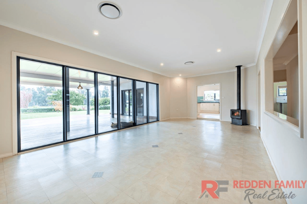 27 Crossley Drive, NARROMINE, NSW 2821