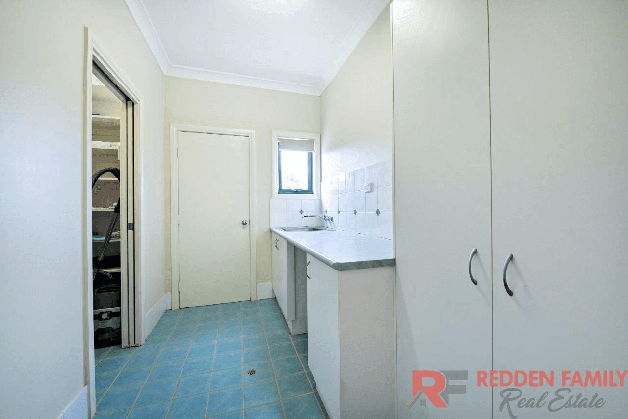 27 Crossley Drive, NARROMINE, NSW 2821