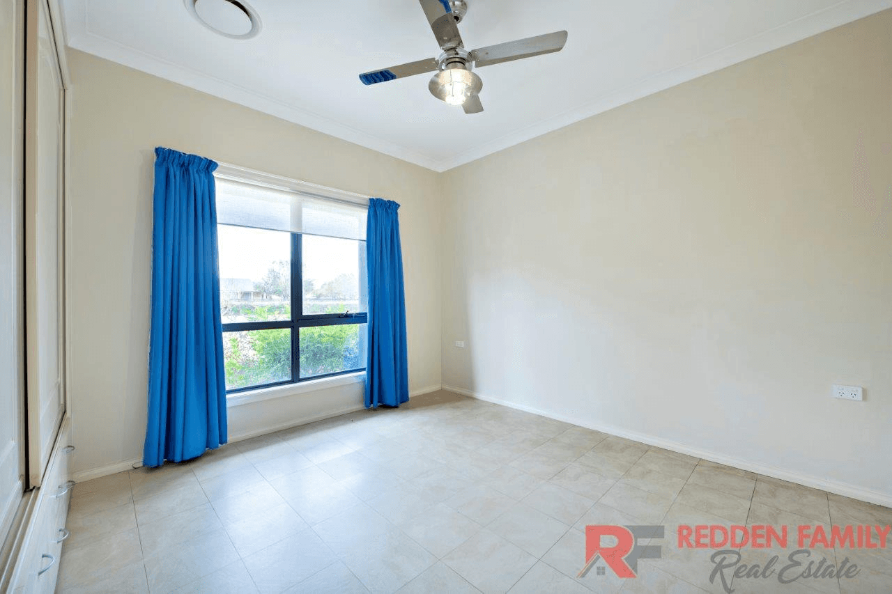27 Crossley Drive, NARROMINE, NSW 2821