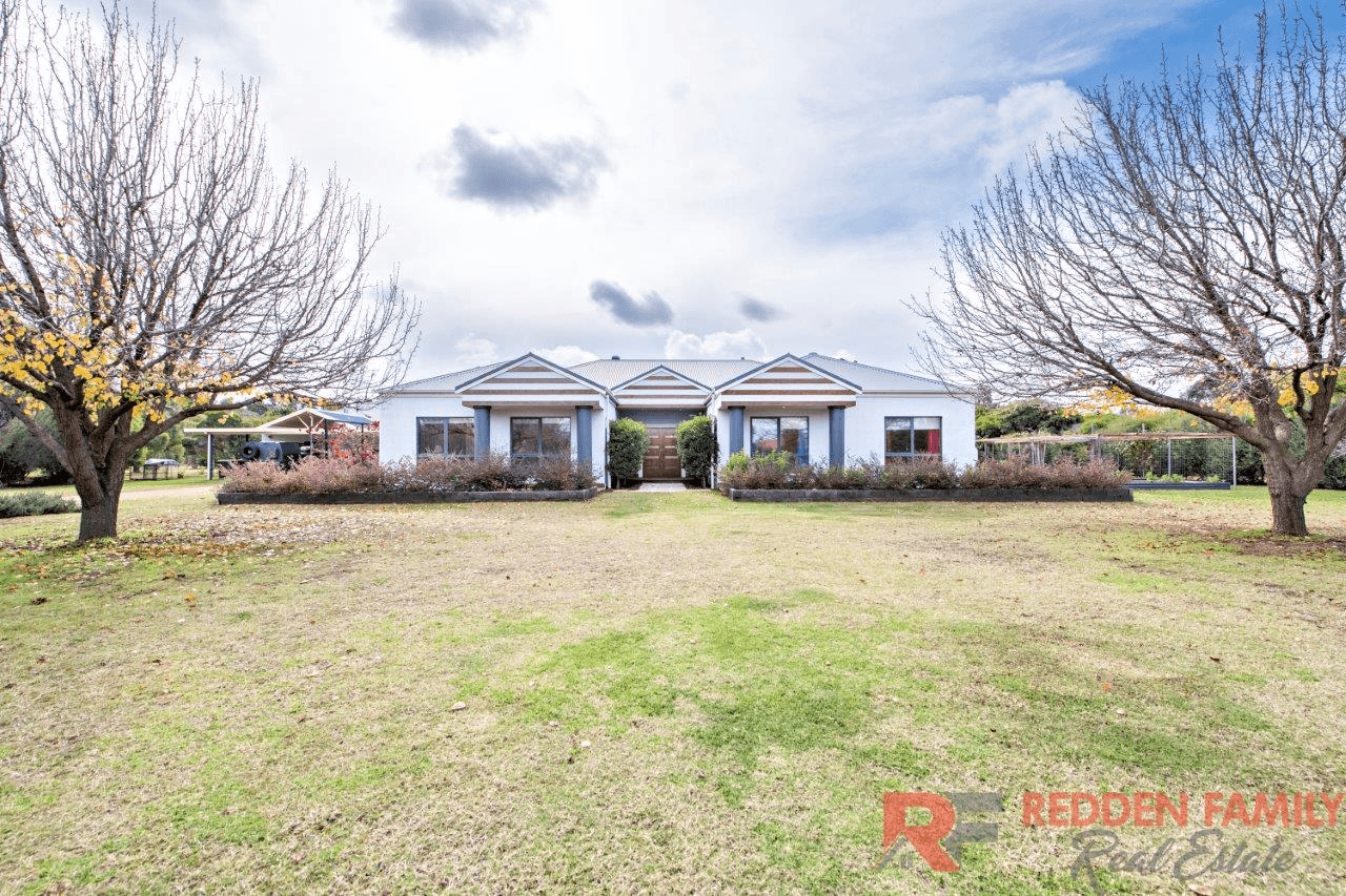 27 Crossley Drive, NARROMINE, NSW 2821
