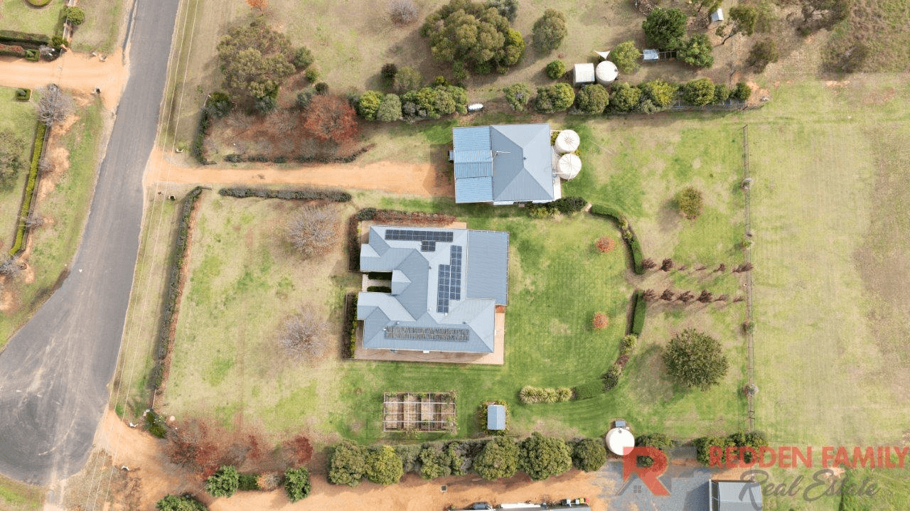 27 Crossley Drive, NARROMINE, NSW 2821