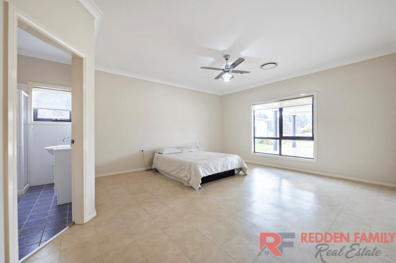 27 Crossley Drive, NARROMINE, NSW 2821