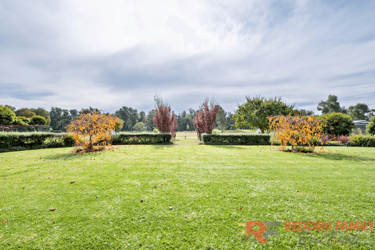 27 Crossley Drive, NARROMINE, NSW 2821
