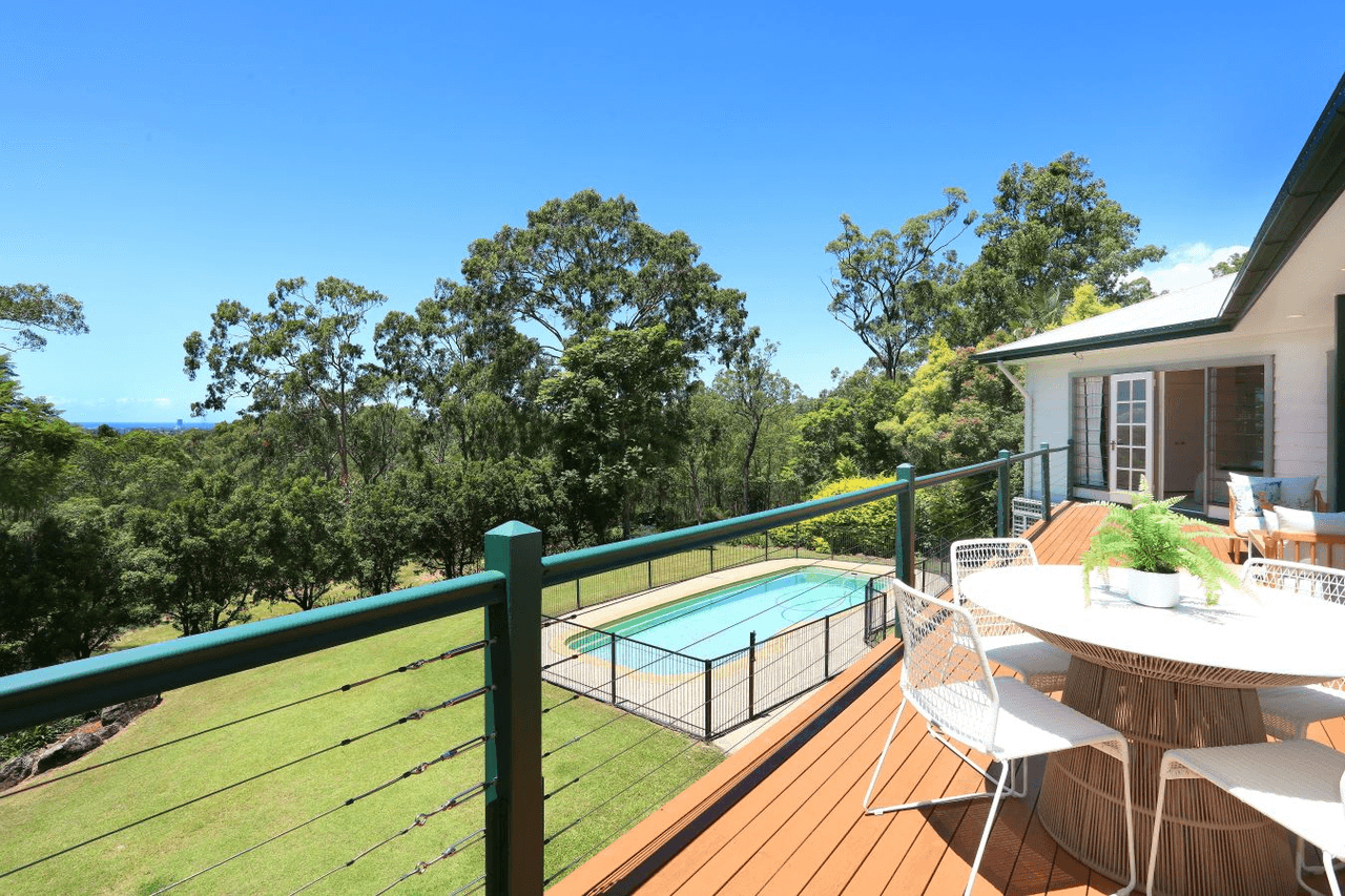 72 Castle Hill Drive, GAVEN, QLD 4211