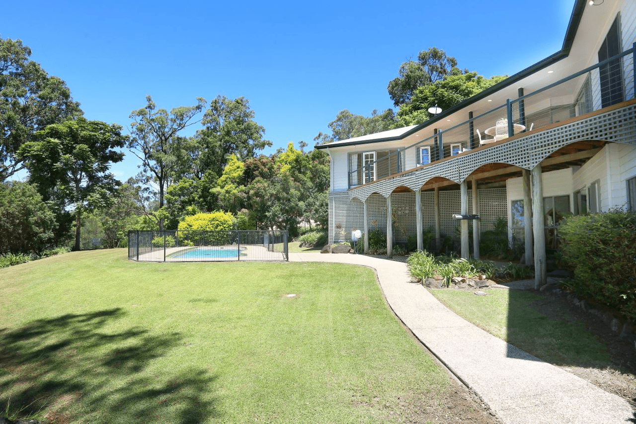 72 Castle Hill Drive, GAVEN, QLD 4211