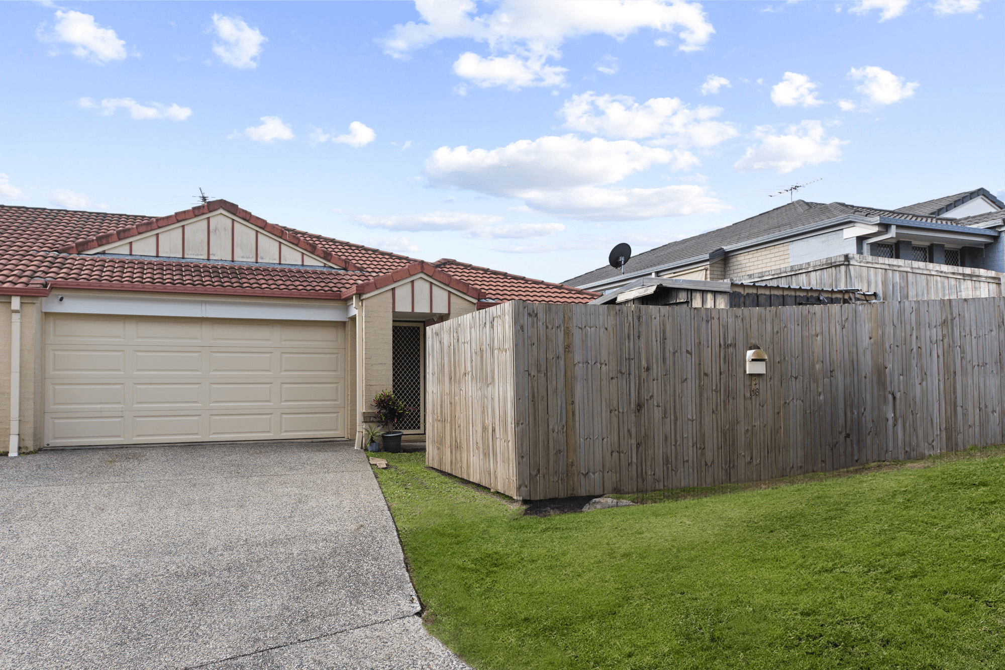 2/18 Varuna Court, ROTHWELL, QLD 4022