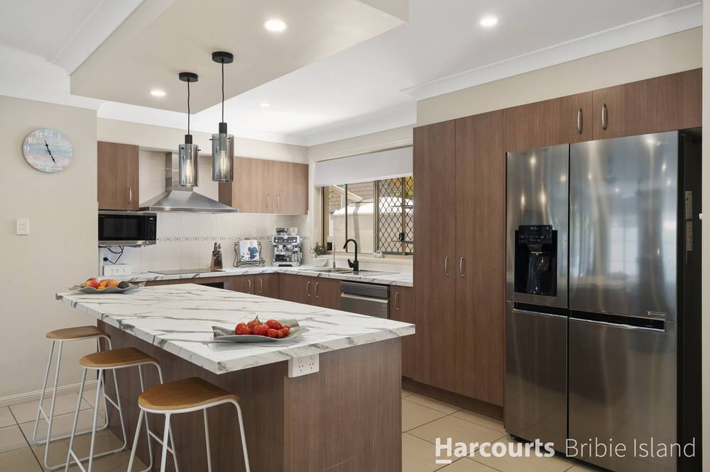 8 Cremorne Court, SANDSTONE POINT, QLD 4511