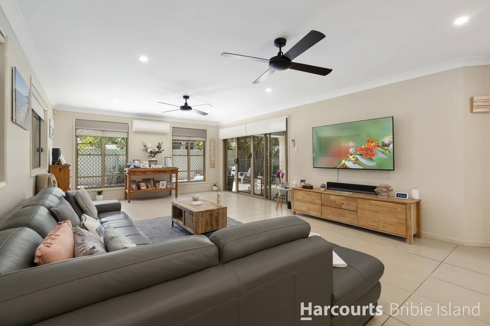 8 Cremorne Court, SANDSTONE POINT, QLD 4511