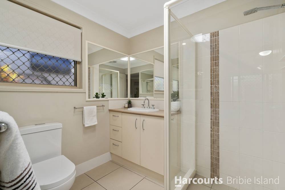 8 Cremorne Court, SANDSTONE POINT, QLD 4511