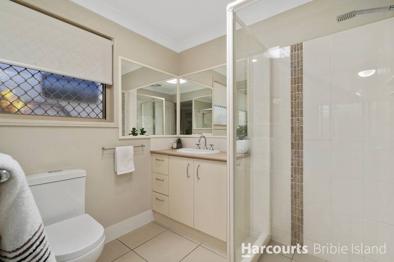 8 Cremorne Court, SANDSTONE POINT, QLD 4511