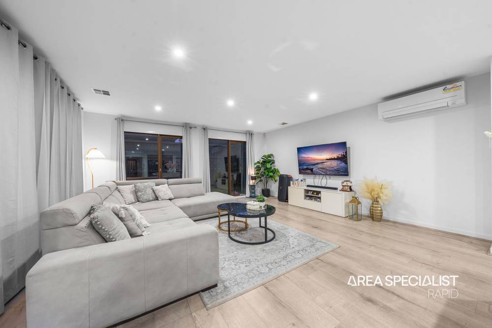 206 Saint Germain Boulevard, Clyde North, VIC 3978