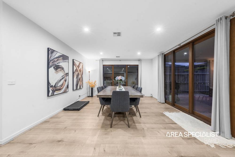 206 Saint Germain Boulevard, Clyde North, VIC 3978