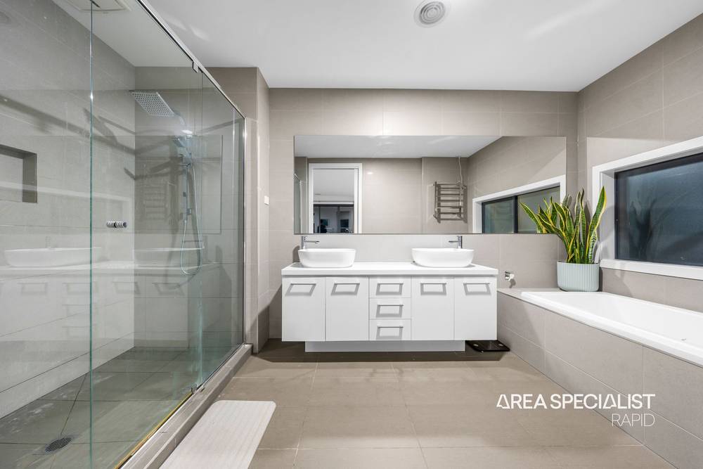 206 Saint Germain Boulevard, Clyde North, VIC 3978