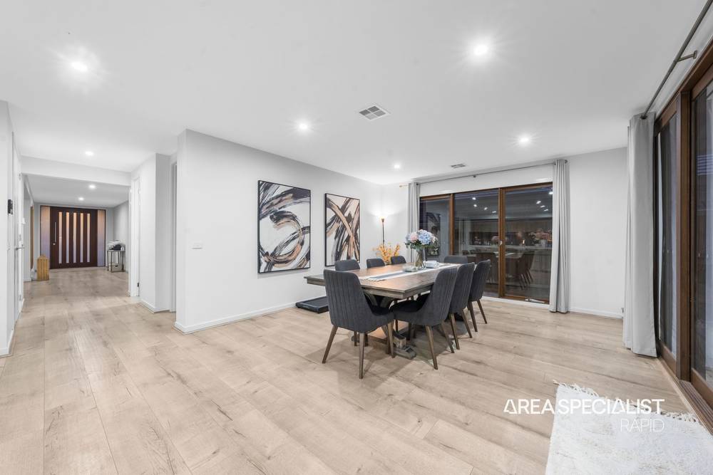 206 Saint Germain Boulevard, Clyde North, VIC 3978