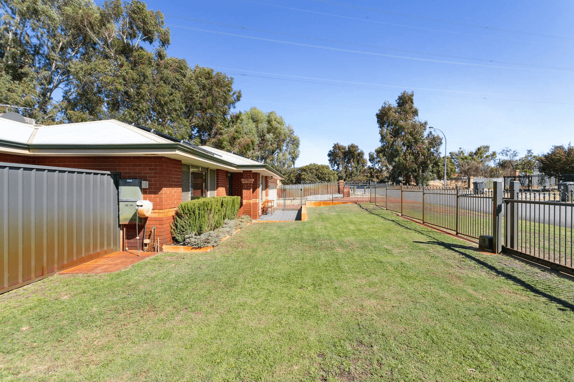 2 Elbrus Way, Caversham, WA 6055