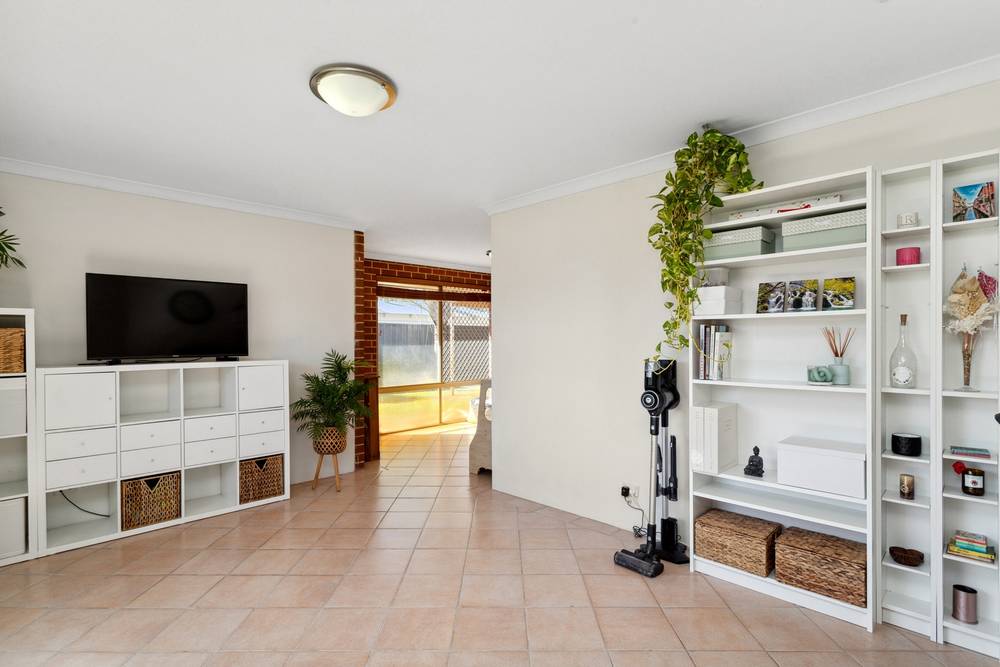 2 Elbrus Way, Caversham, WA 6055