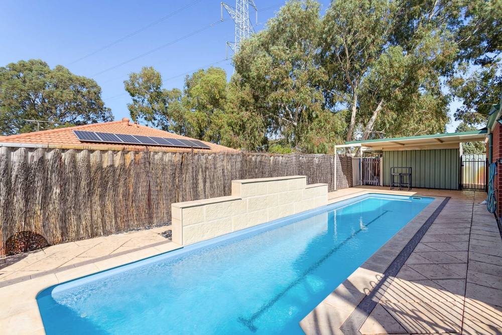 2 Elbrus Way, Caversham, WA 6055