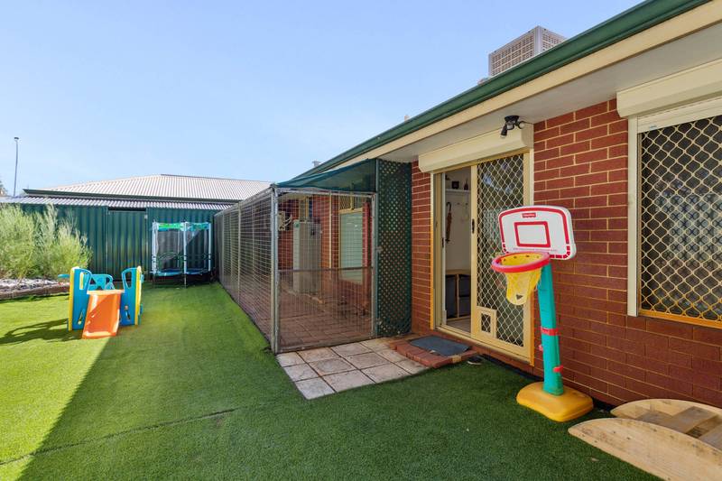 2 Elbrus Way, Caversham, WA 6055